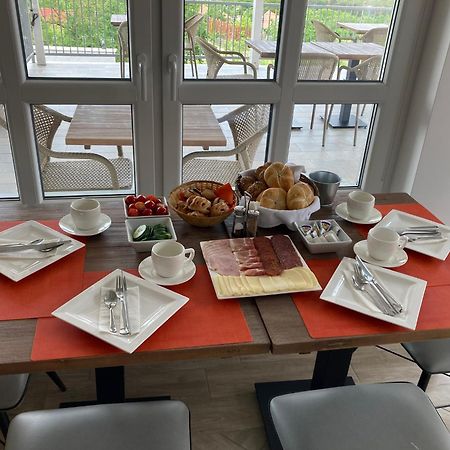 Bed and Breakfast Fogado A Ket Toelgyfahoz Sümeg Exterior foto